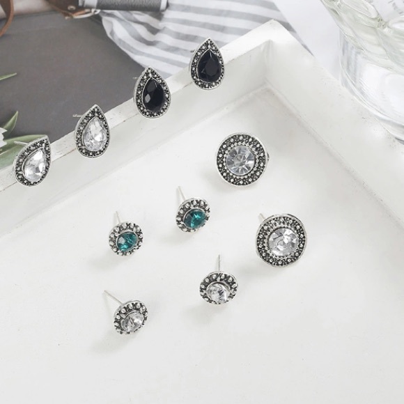 NEW!💎💙💎SPARKLING TEARDROPS EARRING BUNDLE SET - Picture 2 of 16